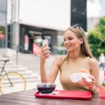 Nevíte, jak skloubit cestování a zdravé stravování? Přečtěte si našich 10 tipů!